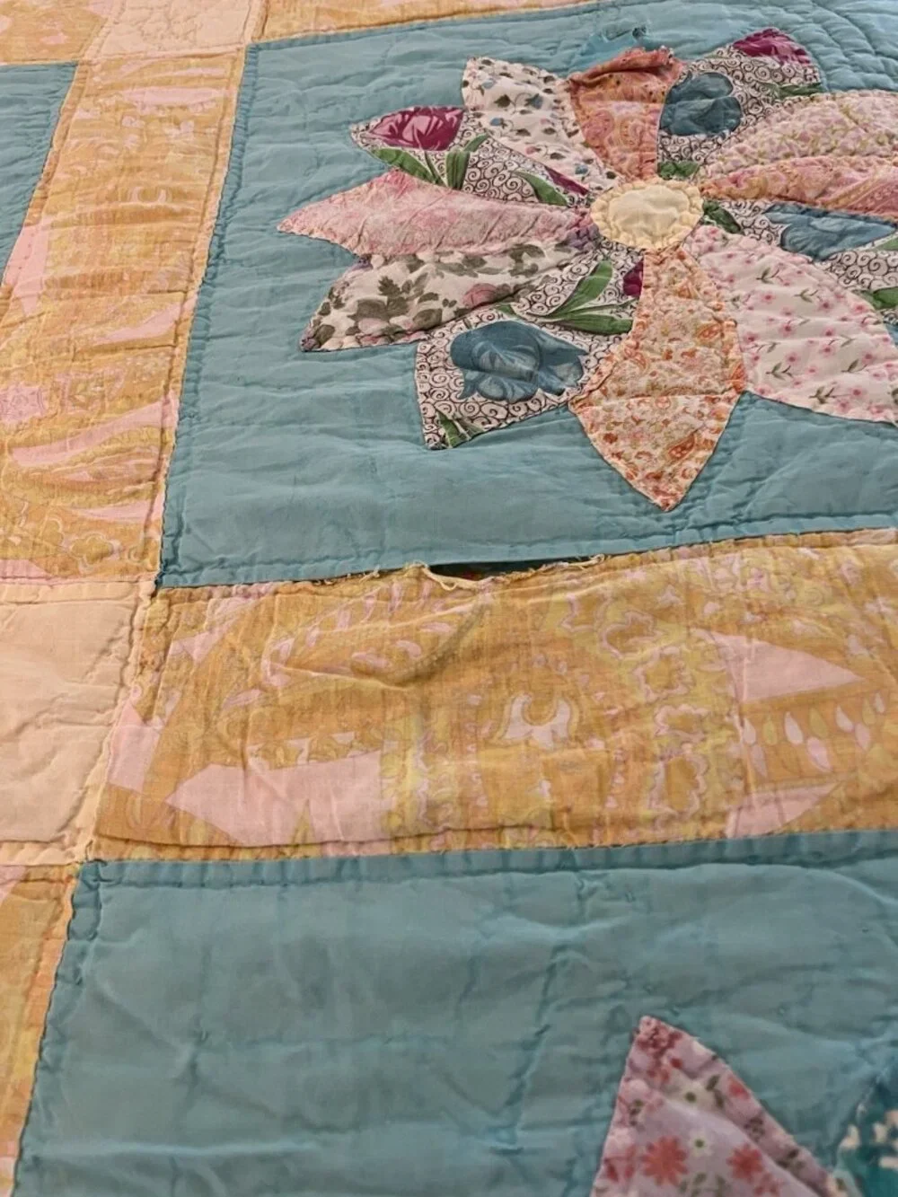 Dresden Floral Pinwheel Plates Quilt Pastel Scalloped Vtg Hand Stitched 60x80